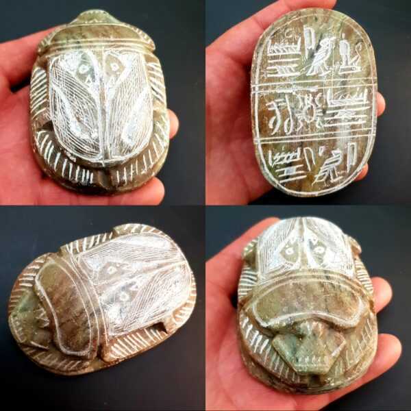 antico amuleto egizio scarabeo